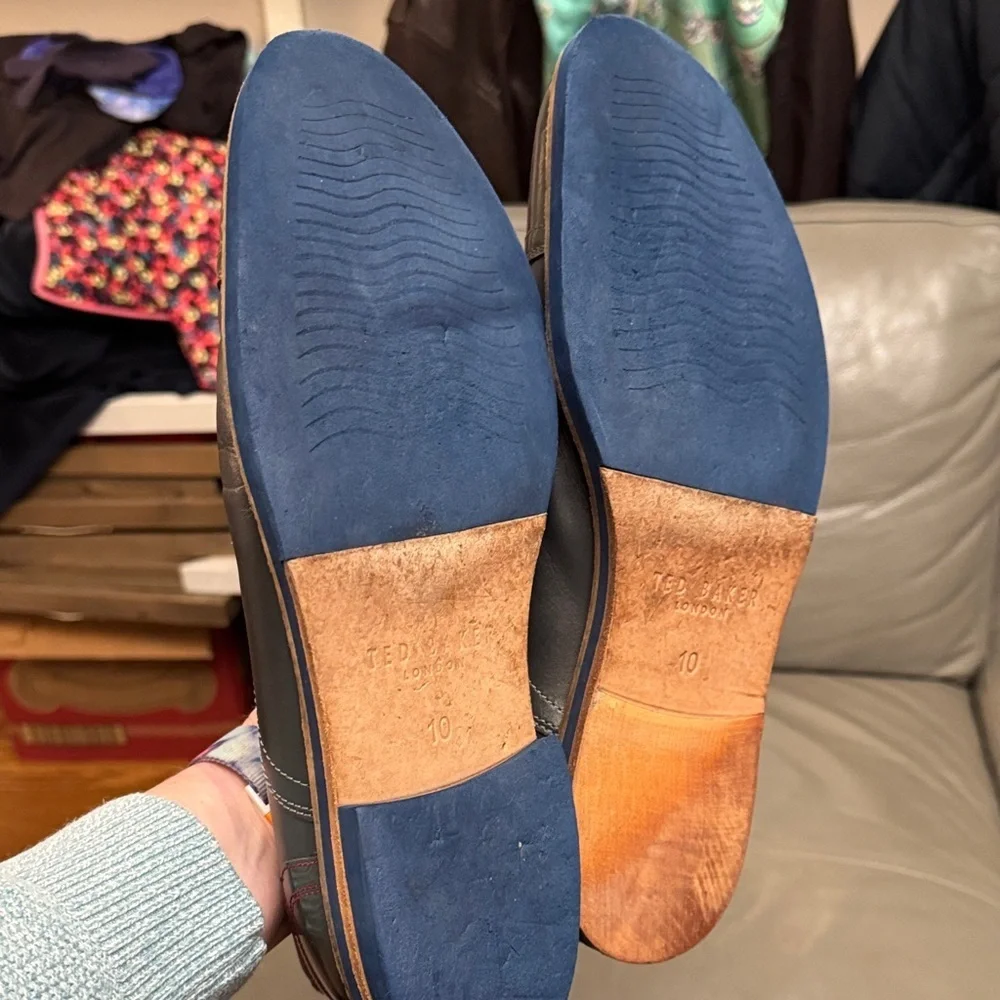 Ted Baker Braythe Charcoal Leather Oxfords with Vibrant Blue Sole size 11